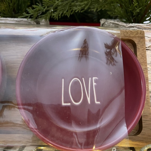New in Box - Rae Dunn “GIVE, THANKS, LOVE” 4pc Tasting Bowl Set w/Wooden Tray - Picture 4 of 9
